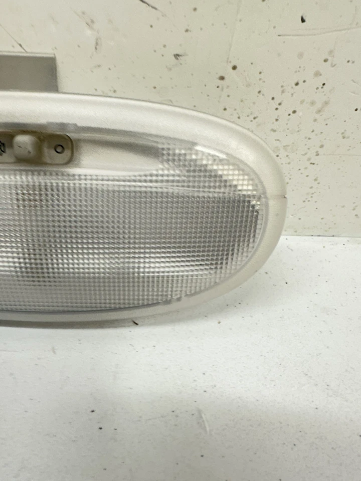Luz de mapa domo Ford F-150 2004-2024 Econoline E-150 E-250 YF1A-13776-DE T12 Foto 4 de 4