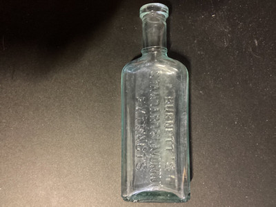 Antique Burnett's Standard Flavoring Extracts Advertising Bottle Hand Blown 5.5 