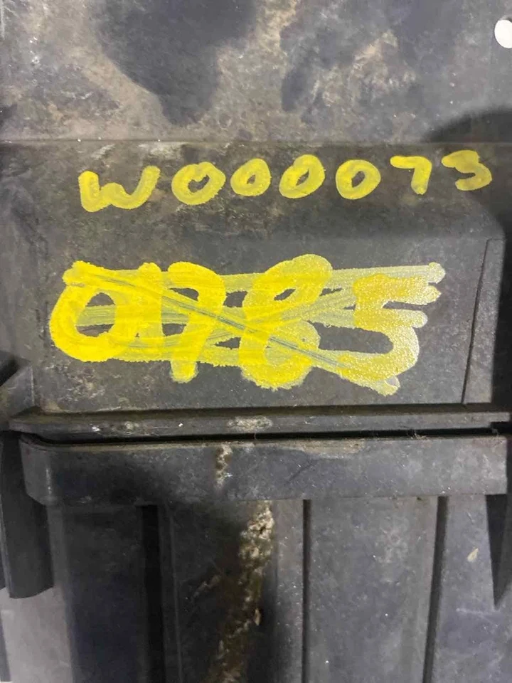 13 14 15 16 17 18 19 20 21 NISSAN NV 200 Engine Fuse Box — 第 2/4 张图片