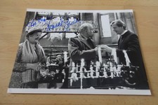 Sir Donald Sinden Autogramm signed 15x21 cm Bild s/w