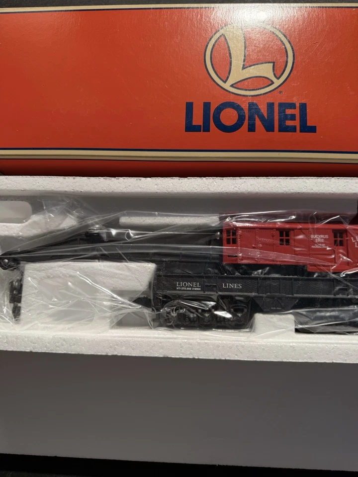 Lionel 6-19837 Bucyrus Erie Red Cab 6-Wheel Truck Crane #2460 5D - Image 2 of 4