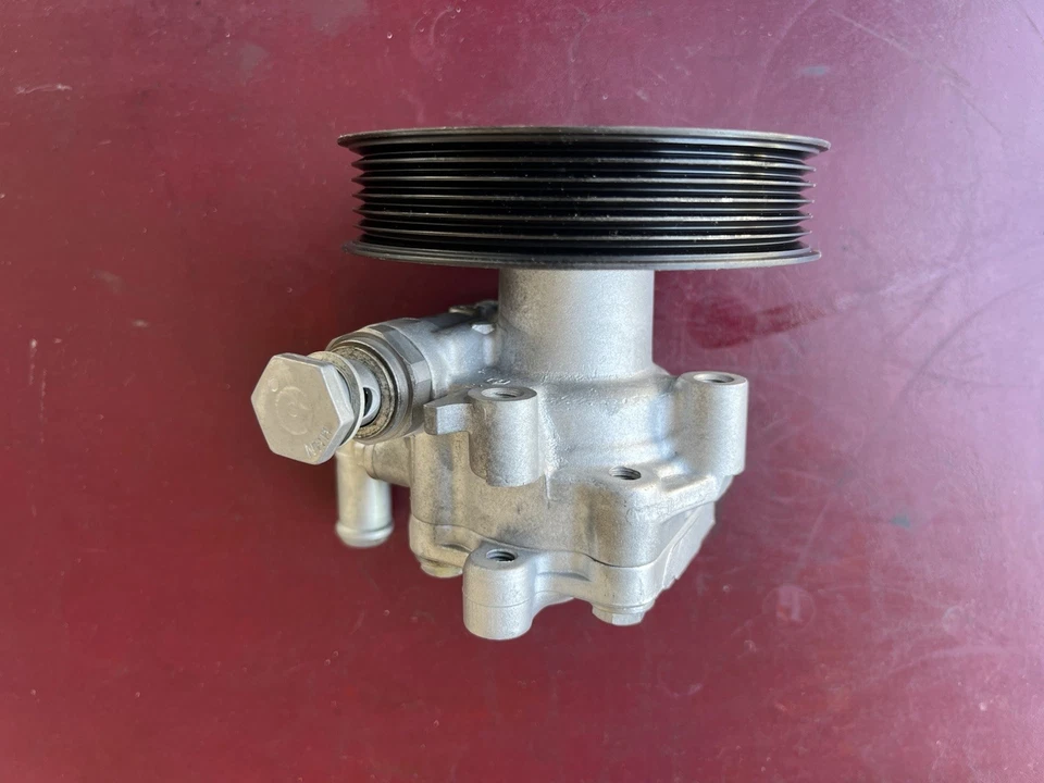 Volkswagen of America 038145255A - Power Steering Pump And Pulley - Image 2 of 4