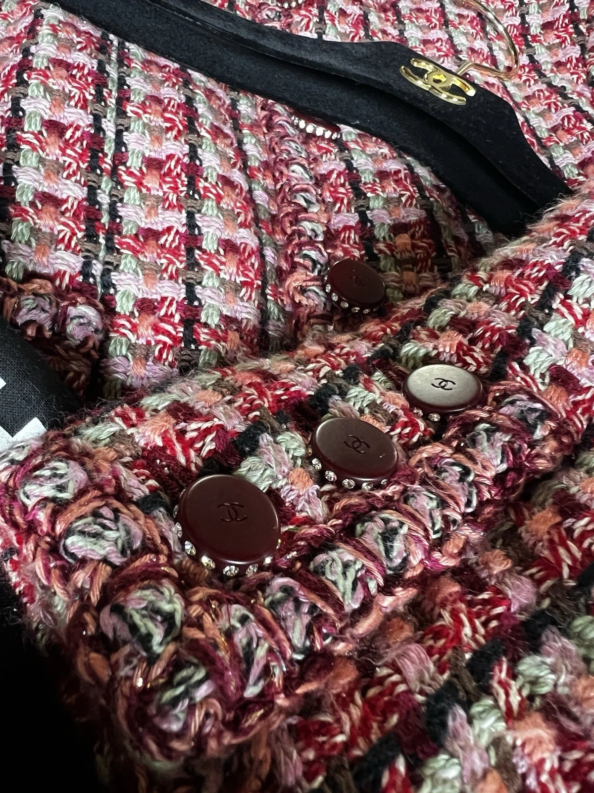 CHANEL GIACCA TWEED FANTASIA rosso rosa verde cristallo CC Boucle taglia 38