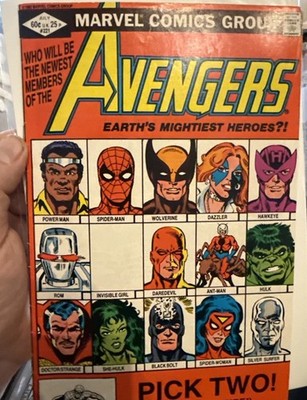 Avengers #221  She-Hulk and Hawkeye join the Avengers!!! Marvel 1982