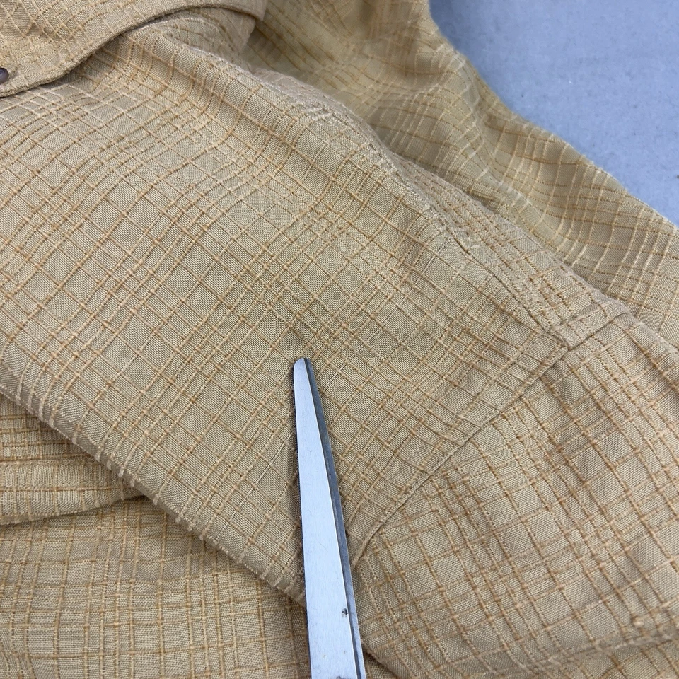 Clearwater Outfitters Shirt Mens Medium Poly Viscose Casual Outdoor Nature Fish - Image 2 of 4