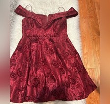 Dark Red Off Shoulder Dress Size:L fit M