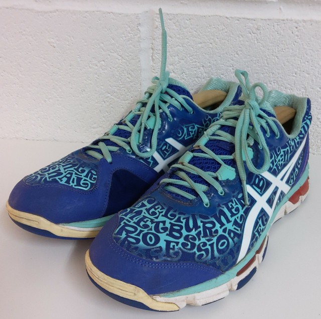 netball trainers size 8