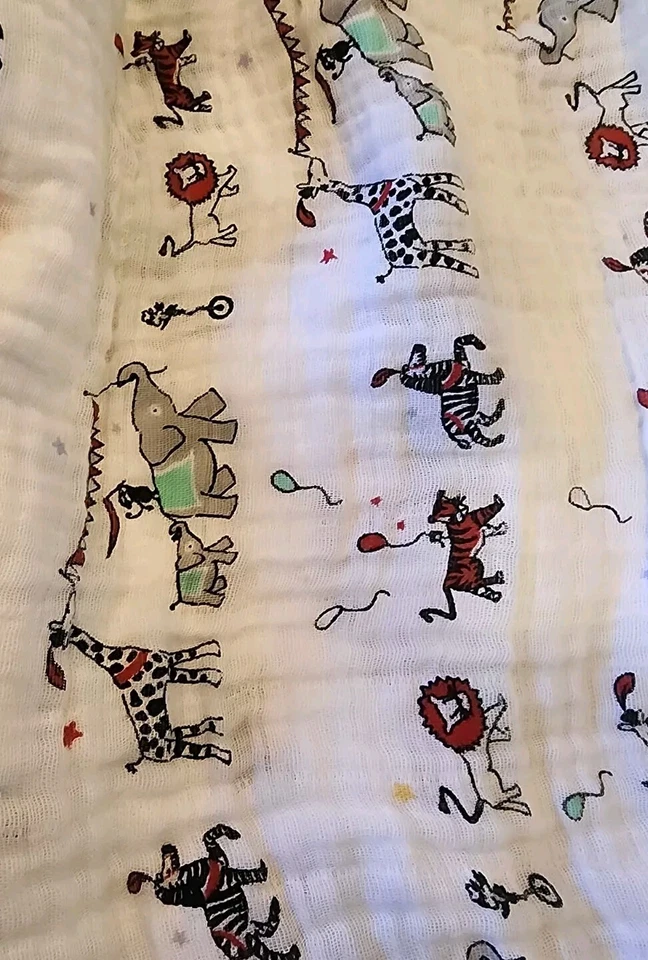 Lote de 3 mantas envolventes de muselina de algodón Aden & Anais estampados de animales Foto 3 de 4