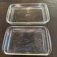 Set Of 2 Pyrex Casserole Glass Pans