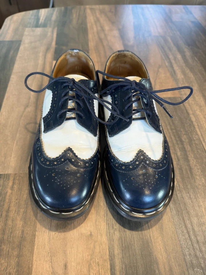 Zapatos de punta de ala Dr. Martens 3989 vintage - azul marino y blanco - Reino Unido 5 Foto 2 de 4
