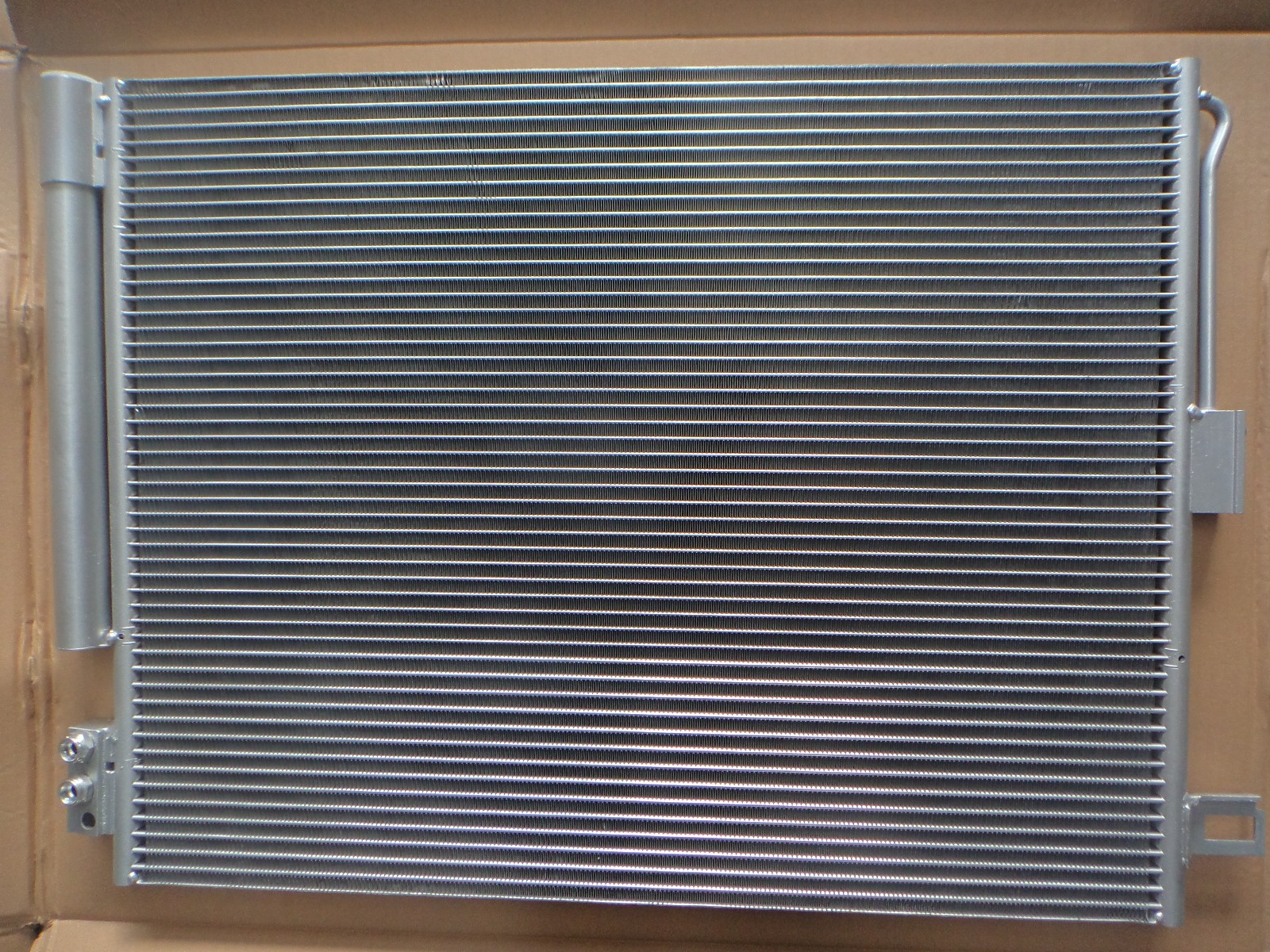 Condenser Transmission Cooler For Jeep Grand Cherokee WK WK2 4X4 V6 3