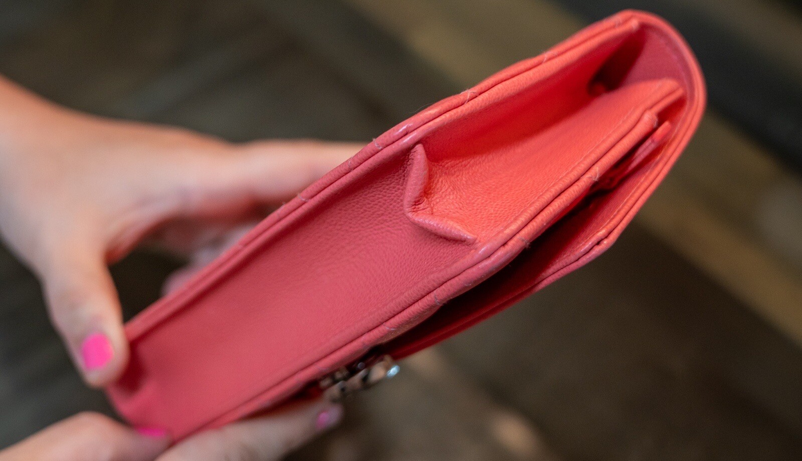 Chanel Wallet on Chain Coral Caviar Leather *LIKE N*E*W* GIFTABLE image 7