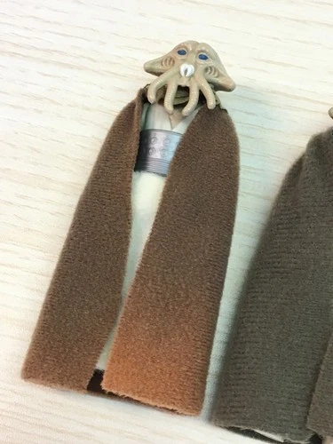 Vintage 1983 Star Wars Orange-Brown Cape Squid Head Action Figure