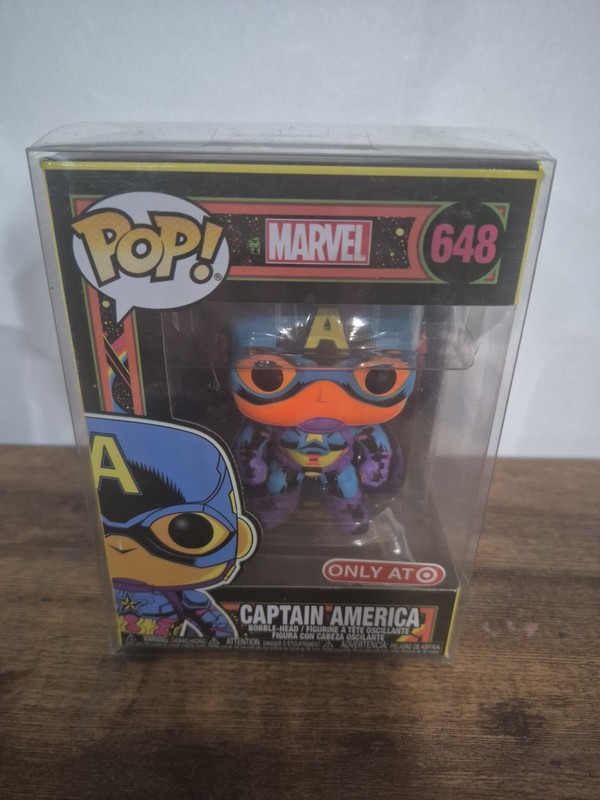 Joker King Funko Pop #416 Funko Exclusive in Pop Protector