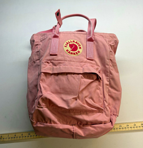 Fjällräven Kånken Pink Polyamide Zip Backpack w/ Front Zip Pocket, Logo