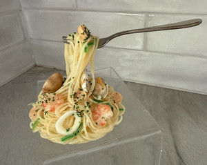 Fake Food Spaghetti Linguine Shrimp Clams Floating Fork Display Prop Seafood