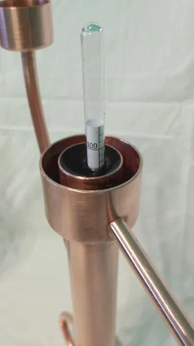 Loro de cobre hecho a mano para destilación. nuevo Foto 4 de 4