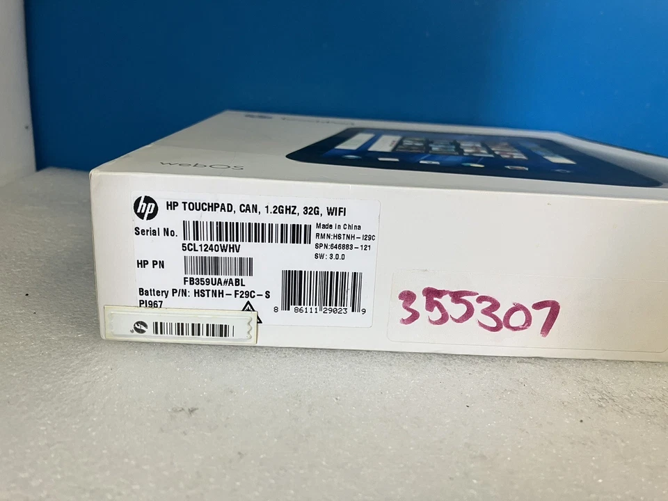 ~ HP Touchpad FB359UA 32GB, Wi-Fi, 9.7in Black ( Can't Power On, As Is ) - Image 4 of 4