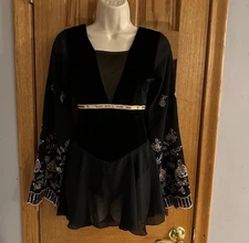 JERRY’S SKATING WORLD Black Velvet Gold Sequin Bohemian Figure Skating Dress Med