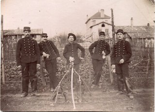 MILITARIA..UNIFORME..SABRES.. LOT DE 2 PHOTOS 17 X 12