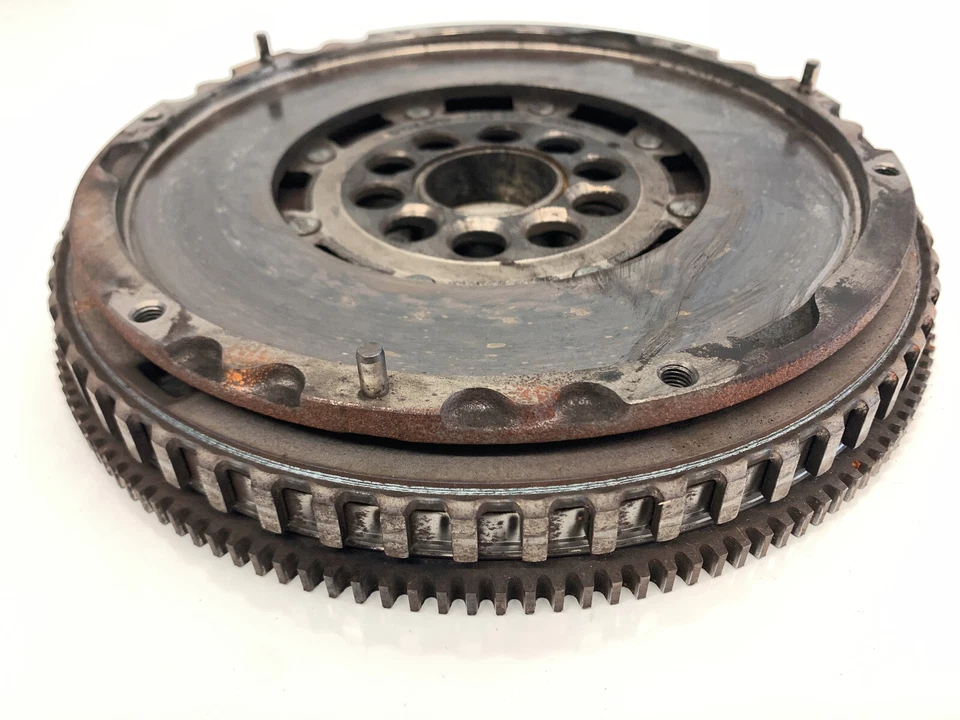 05-13 Volvo S40 V50 C70 C30 Manual Transmission Flywheel 31259452 - Image 3 of 4
