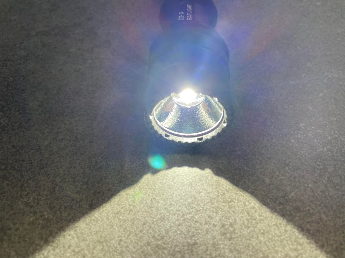 蛍光灯/電球 SUREFIRE Z2-S LED COMBATLIGHT SureFire Z2-S LED CombatLight Single-Output with Strobe, 160