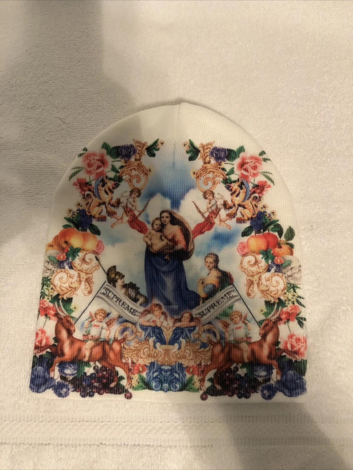 Bonnet Supreme Heavenly blanc neuf. Épuisé