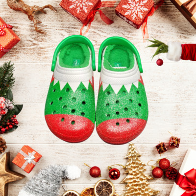 Crocs Unisex Christmas Holiday Grinch Clogs, Fuzzy Slippers, US 5 Men/7 Women
