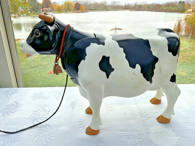 Milky the Marvelous Milking Cow Vintage Toy *Needs Repair/Part