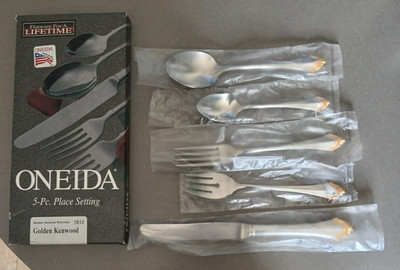 NEW Oneida Community Golden Kenwood 5 Piece Place Setting Forks Knife Spoons