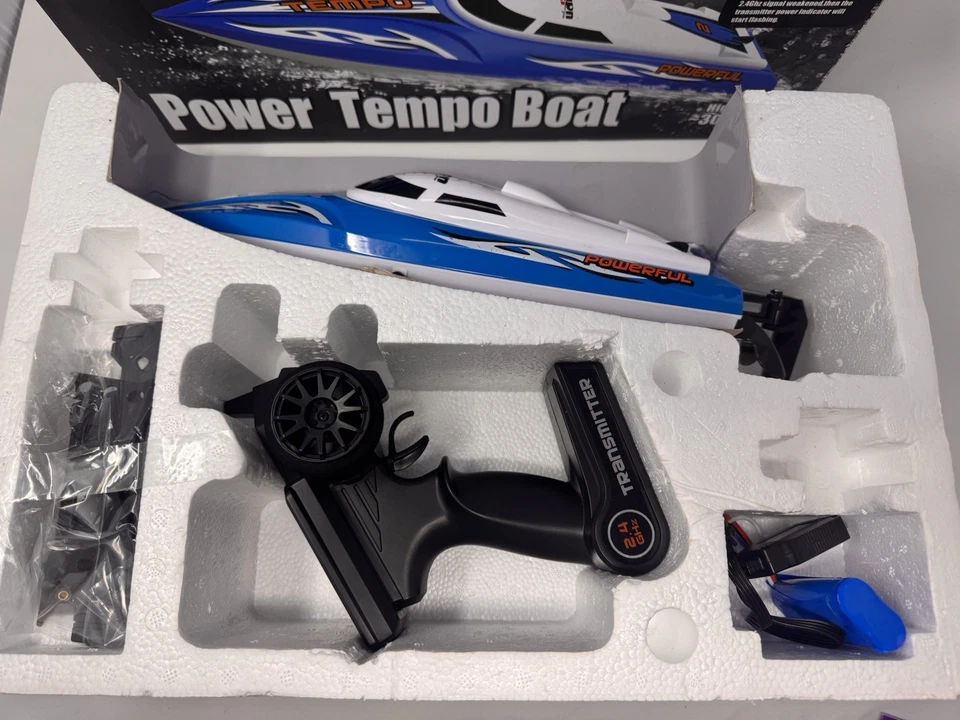 UDI RC Power Tempo Boat UDI002 2.4GHz Remote Control Racing Boat Tested - Image 2 of 4