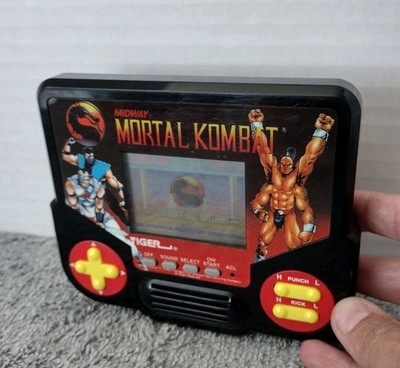 1993 Vintage Tiger MORTAL KOMBAT Handheld Arcade Game 1988 TESTED WORKING EUC