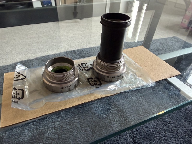 SHIMANO BB-RS500 BB HOLLOWTECH II BOTTOM BRACKET X 10