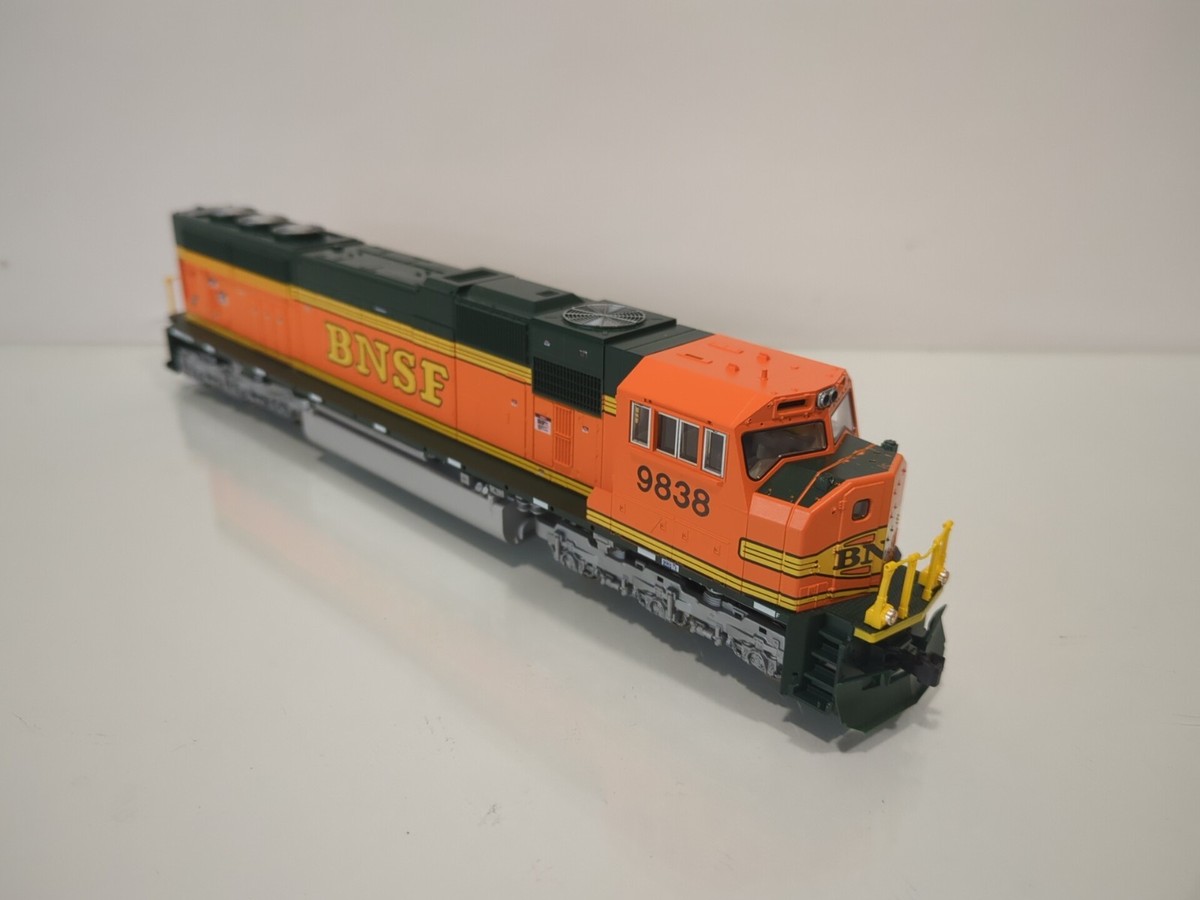 HO KATO 37-6403 BNSF 