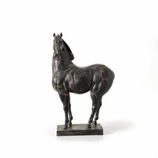 Pferdestatue mit Sockel rustikal Pferdefigur klassisch f&uuml;r Dekorationsliebhaber