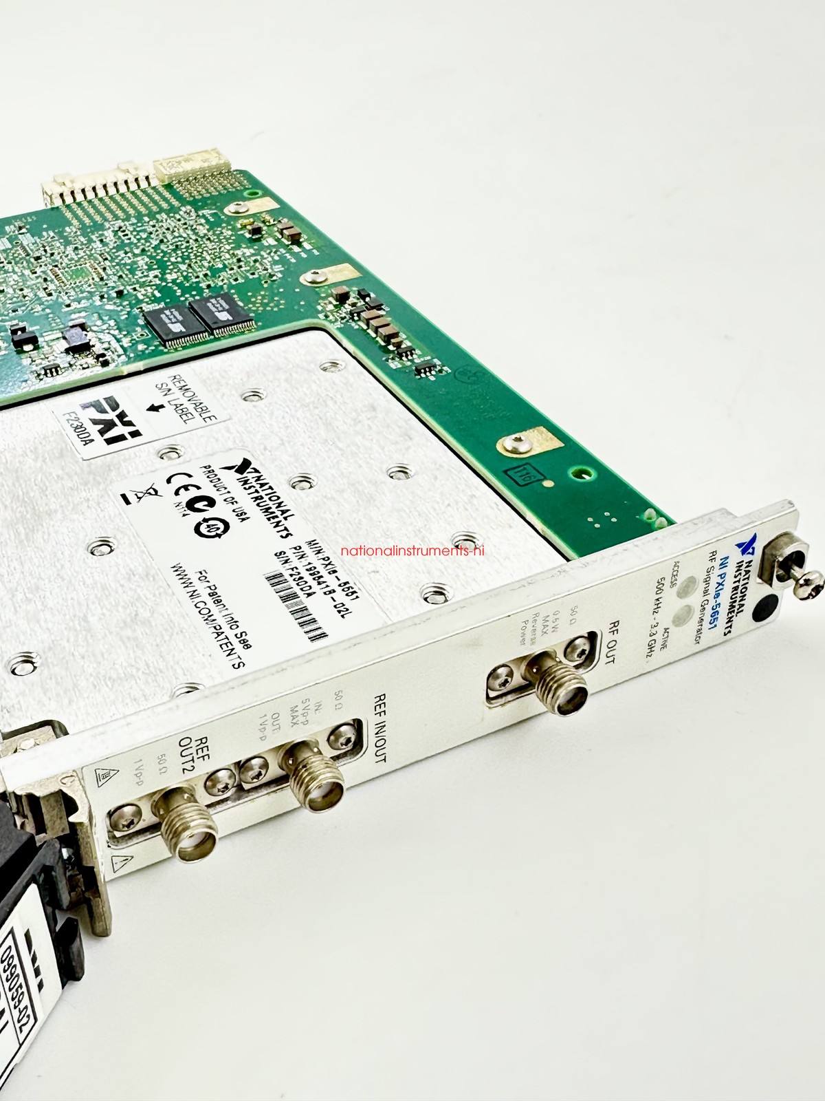 National Instruments NI PXI-5651 PXIe, 3.3 GHz, PXI RF Analog Signal Generator