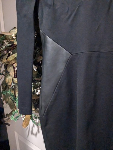 Banana Republic schwarzes Etuikleid Kunstleder seitlich Größe 00 Petite - Bild 4 von 8