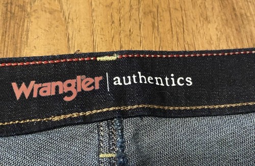 Wrangler Authentic Women’s Jeans Dark Wash Size 12P NWT - Picture 3 of 8