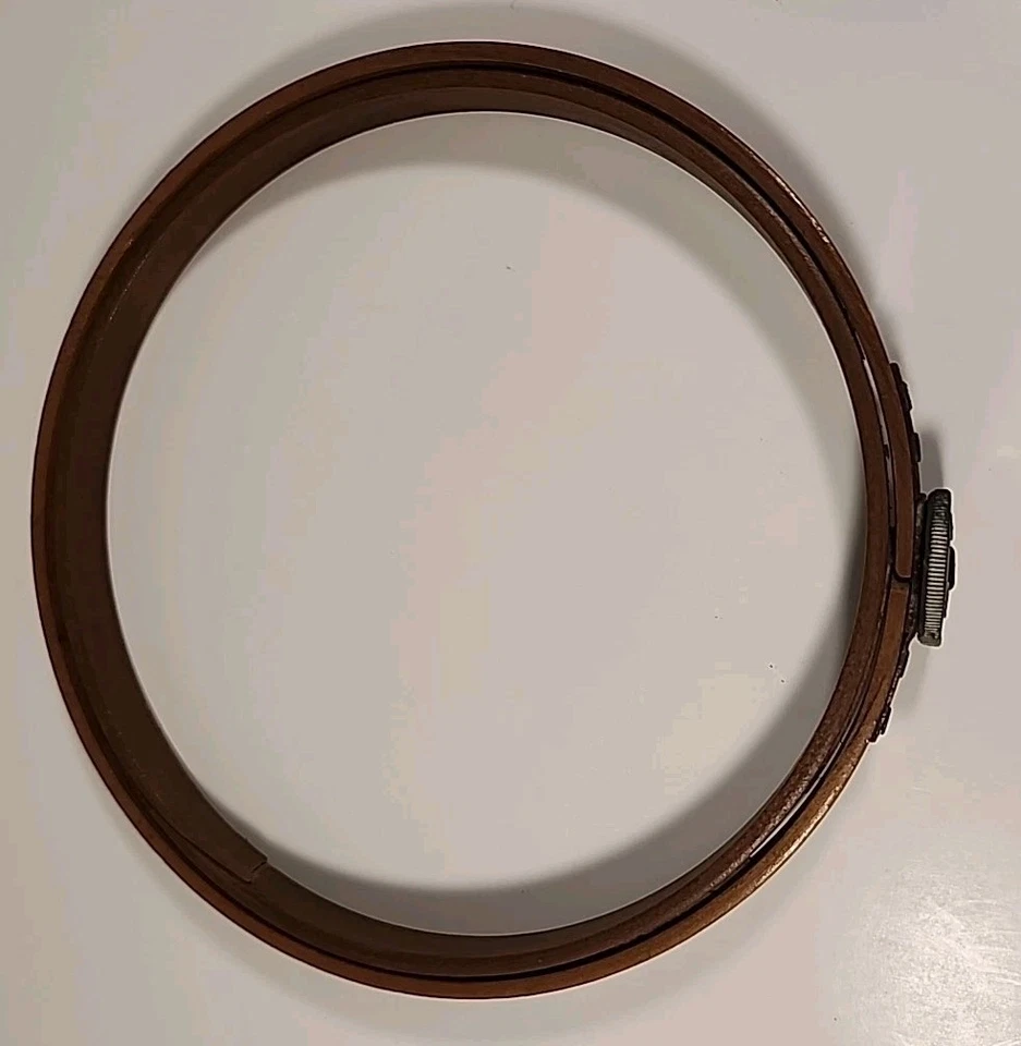 Antique Vtg 6" QUEEN Wood Embroidery Hoop Tension Wheel Dial Felt Lined USA - Image 3 of 4