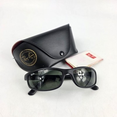 Ray-Ban RAJ1570AA RC002 Sonnenbrille schwarz rechteckig Made in Italy mit Etui