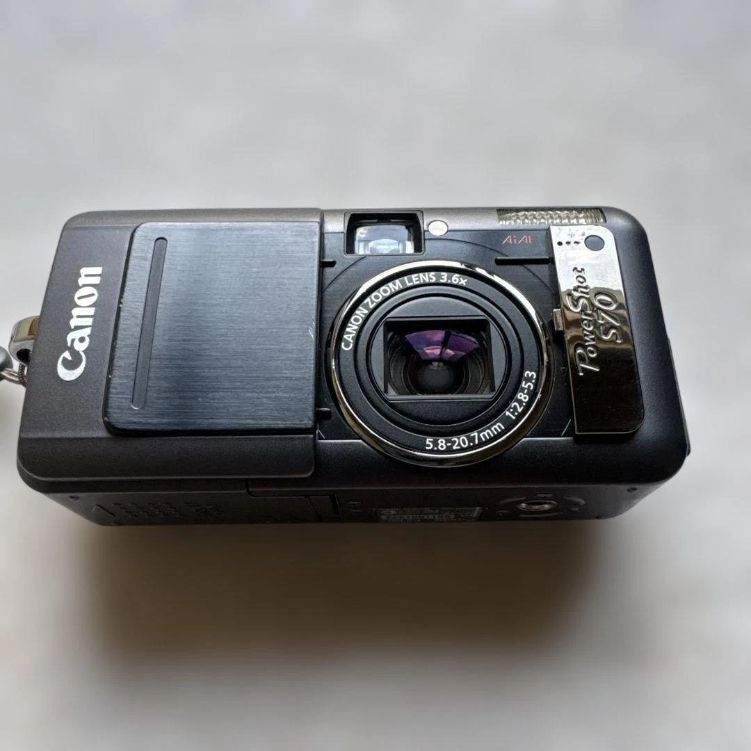 Canon PowerShot S70 Compact Digital Camera 7MP 3.6x Zoom Lens
