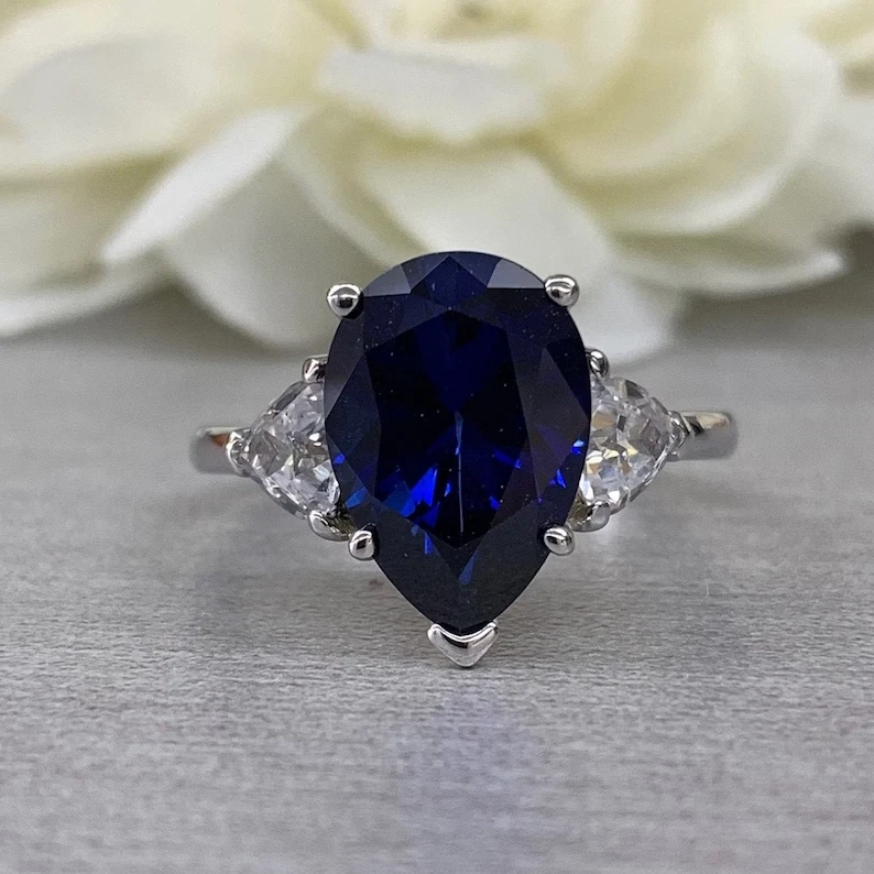 Anillo de compromiso de diamantes y zafiros naturales talla pera de 7,30 quilates platino 950 6 7 Foto 2 de 4