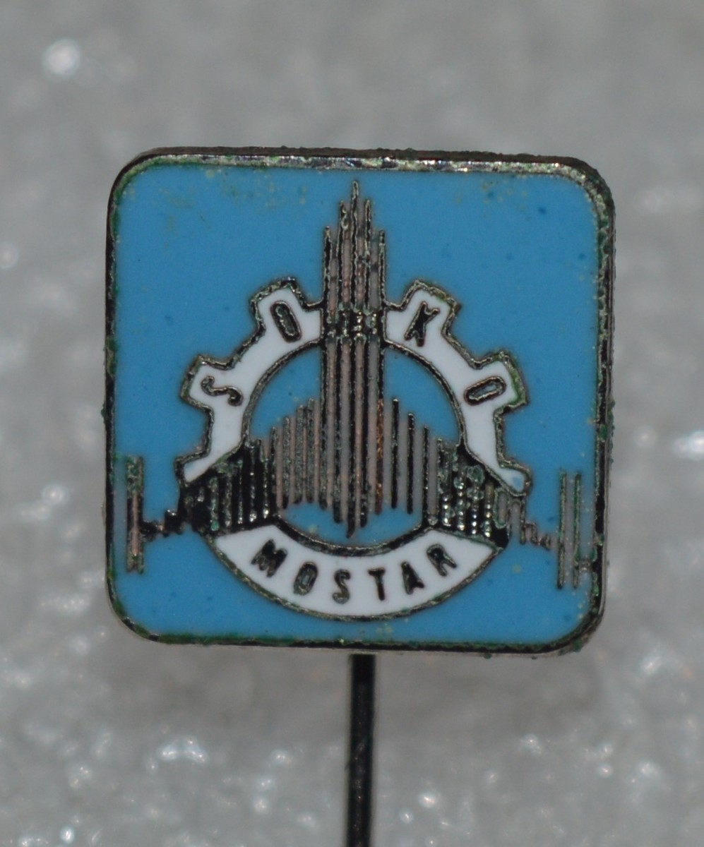 SOKO Mostar Yugoslav aircraft airplane manufacturer vtg pin badge