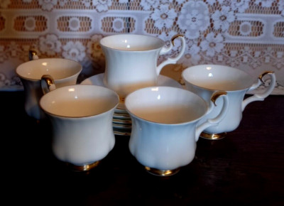 Royal Albert Val D'or 5er Set Kaffeetassen & Untertassen 