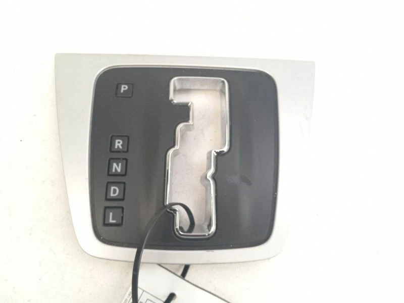 Dodge Caliber 2010 consola central palanca de cambios bisel 27049 Foto 2 de 4