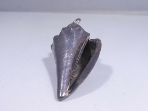 VINTAGE STERLING SILVER CONCH SHELL PENDANT - Picture 2 of 7