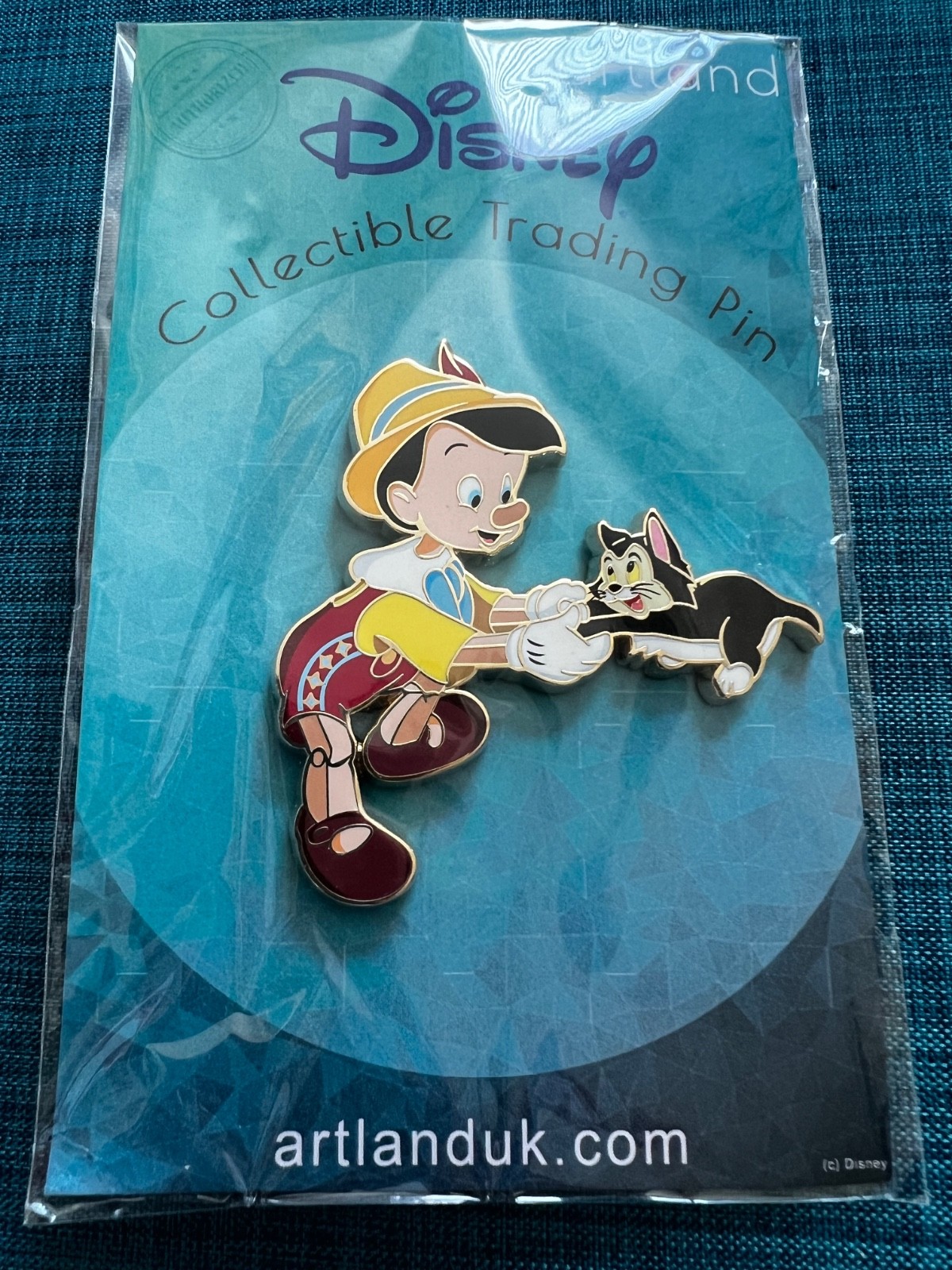 Artland Pinocchio & Figaro Playing LE 200 Pin - MOC/Sealed