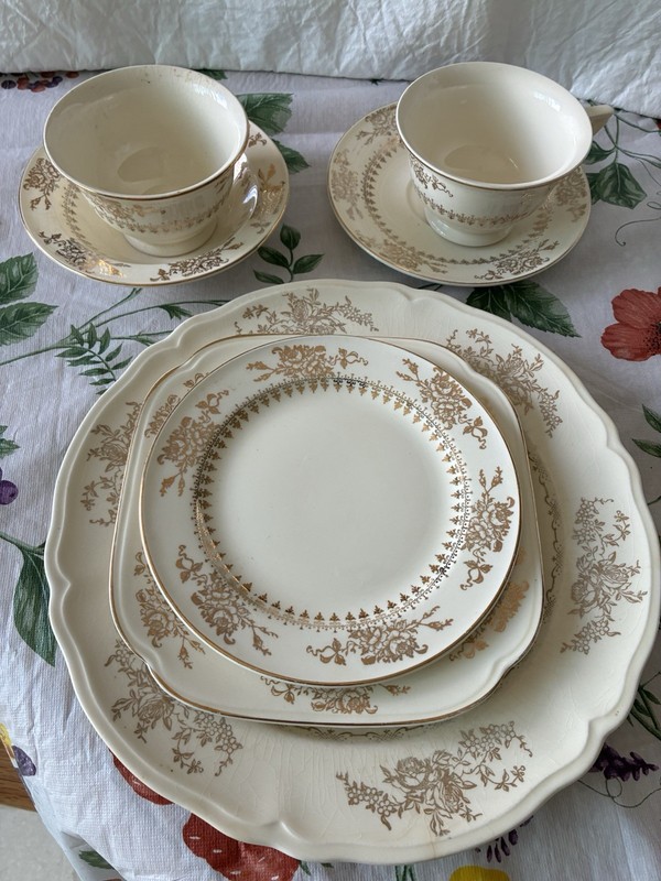 22k Gold - Vintage Edwin M Knowles China-Dinnerware-7 Pc SETTING  VINTAGE