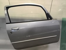 Porte avant et accessoires Mitsubishi COLT