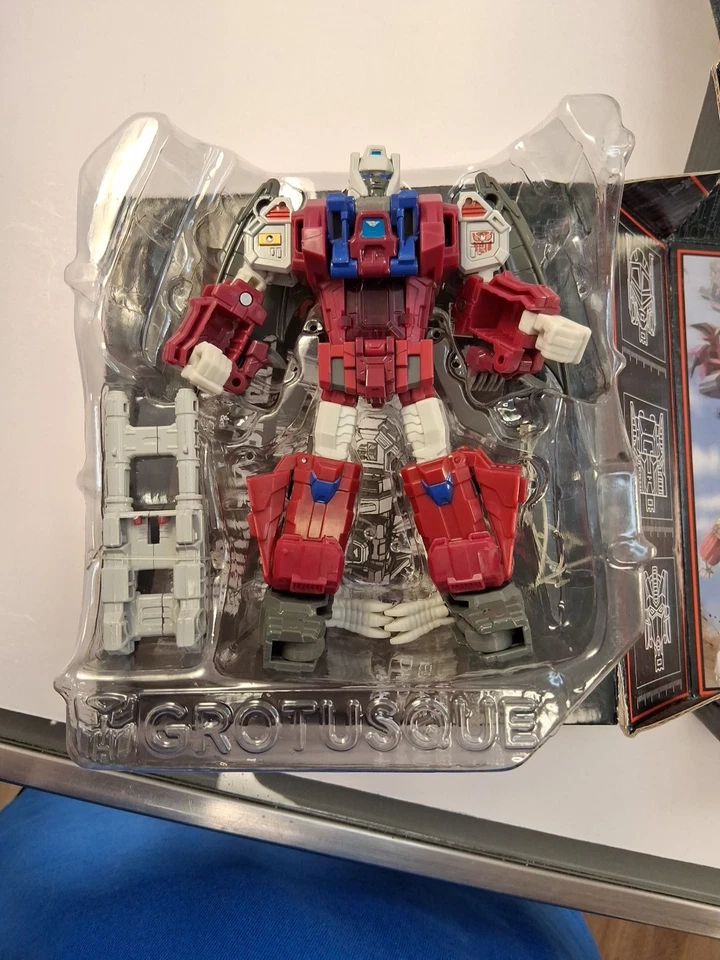 Hasbro Transformers Titans Return GROTUSQUE & SCORPONOK Used - Image 4 of 4